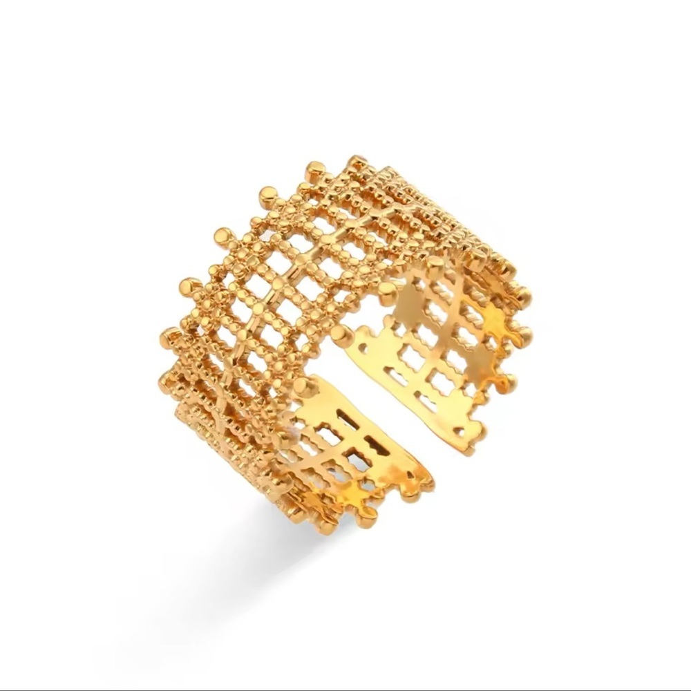 NWOT Fashion Ring Stainless Steel Gold Plated 18k Statement Adjustable Size